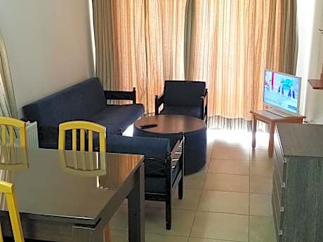 Superior Family Apartment (4 adults + 2 children)