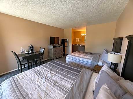 Deluxe Queen Room