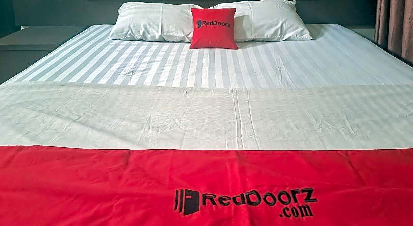 RedDoorz @ Hotel Arwana Safari Puncak
