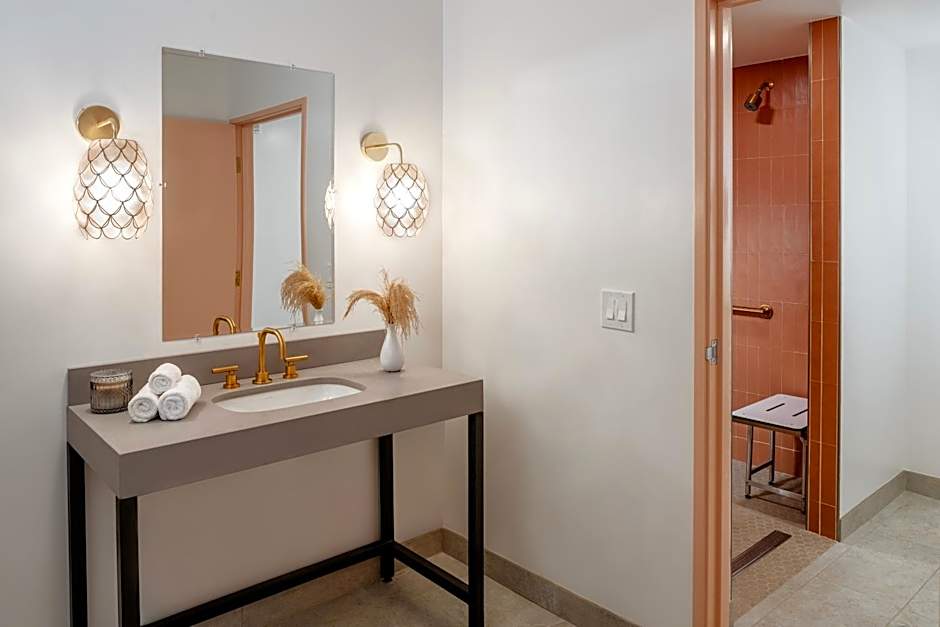 Cardiff By The Sea Lodge