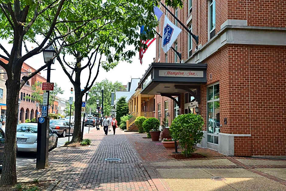 Hampton Inn By Hilton Alexandria-Old Town/King St. Metro