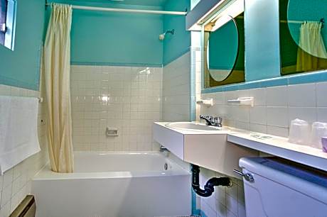 Queen Room - Smoking