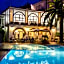 Hotel Riviera 3 Stelle con piscina estiva gratuita e garage a pagamento