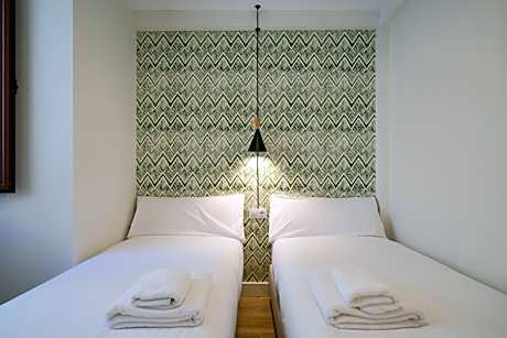 Three-Bedroom Deluxe Apartment