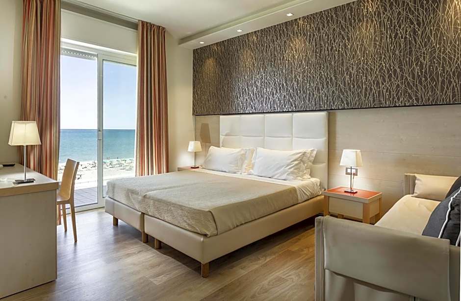 Hotel Kursaal - FRONTE MARE CON PISCINA