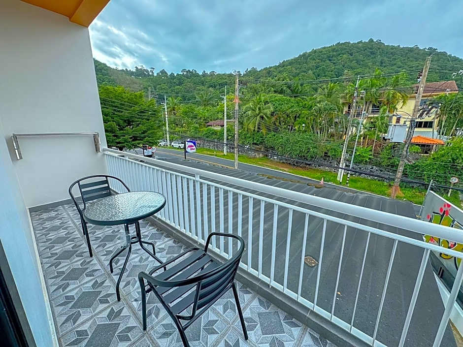 Smile Boutique at Saiyuan