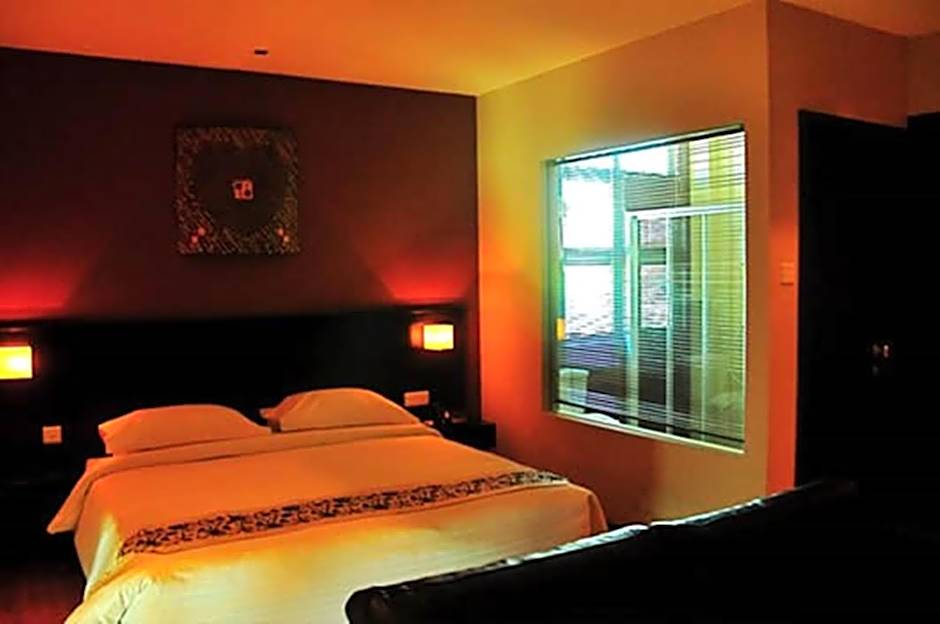 Photo 1 of 4 of Executive Suite