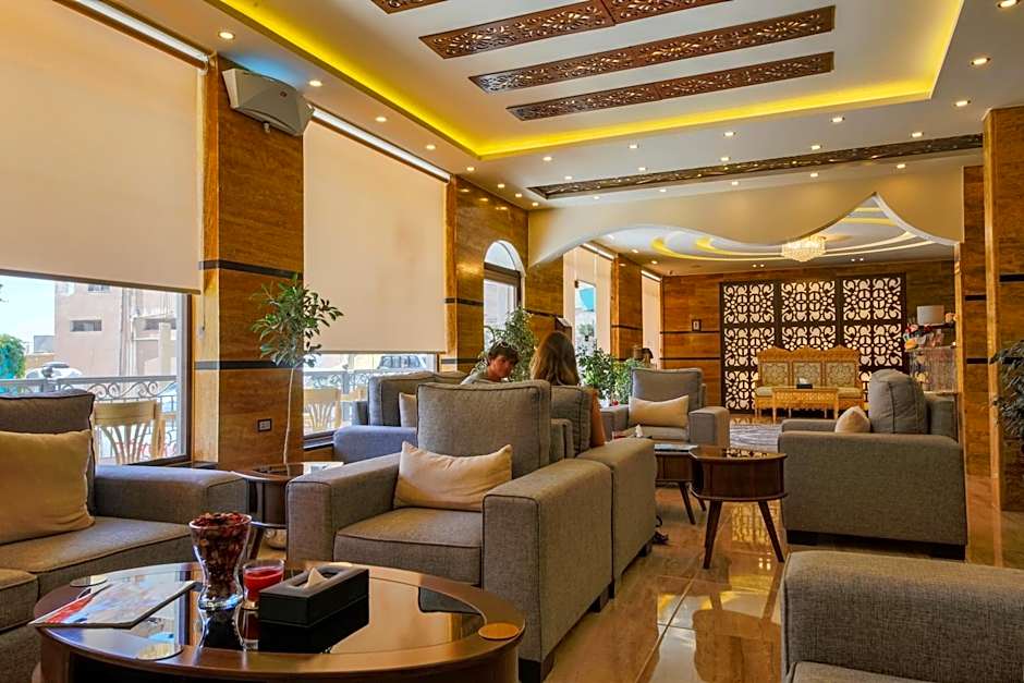 Town Season Hotel