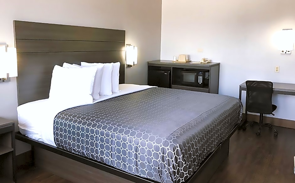 Sky Palace Inn By Jasper Near AT & T Center
