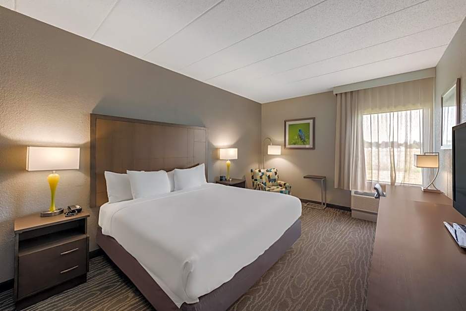 Comfort Inn & Suites Tipp City Dayton North I-75