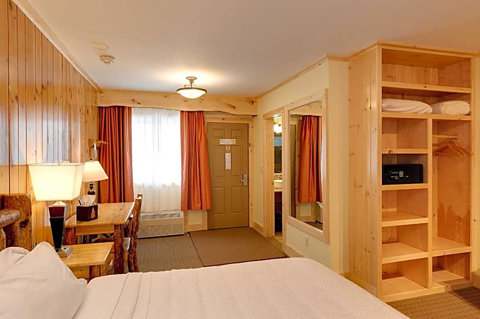 Adirondack Spruce Lodge