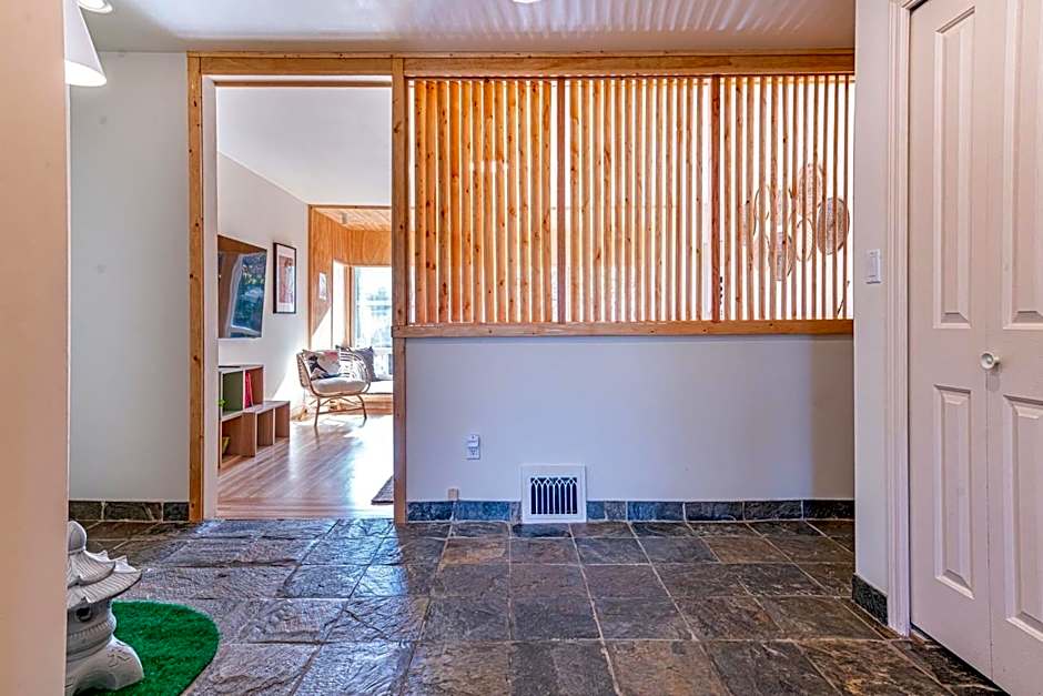 Three-Tree Villa-Central Location