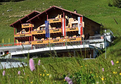 Hotel Garni Alpina