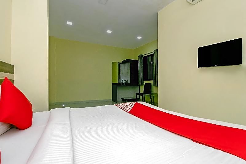 OYO 23656 Parimeet Hotel
