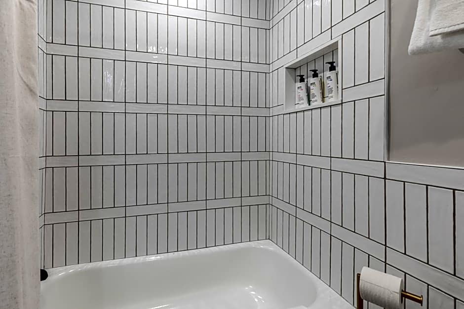 304 Newbury Street by Thatch
