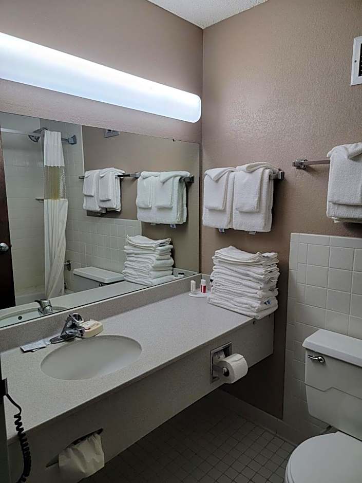 Ramada by Wyndham Angola/Fremont Area