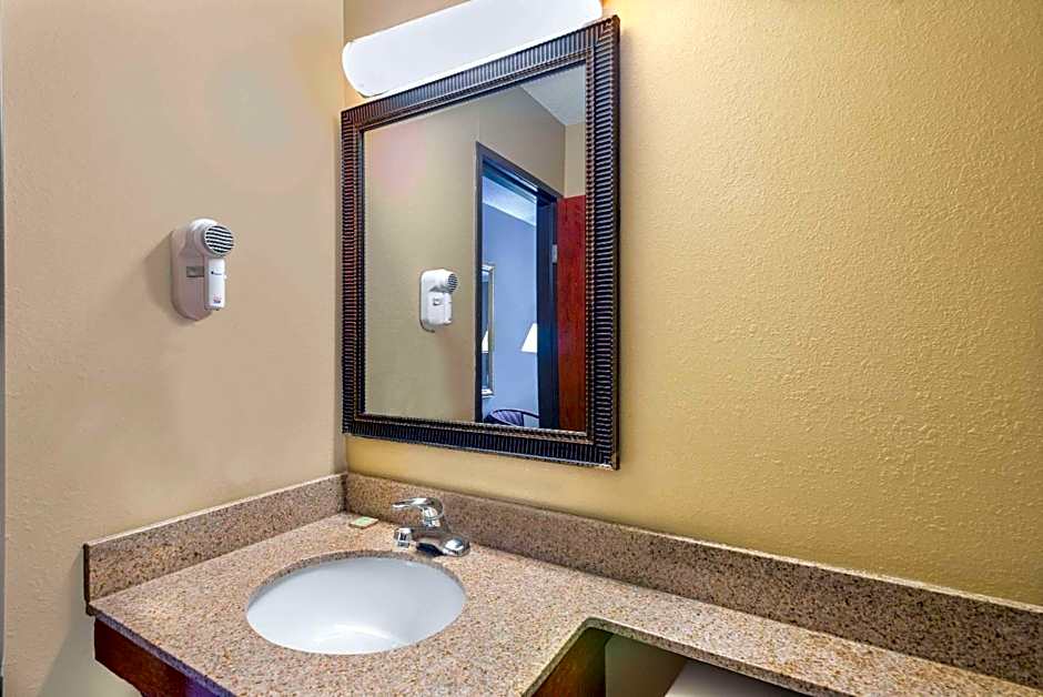 Super 8 by Wyndham Tilton/Lake Winnipesaukee