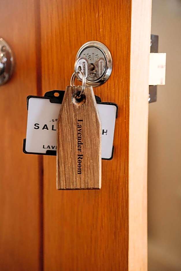 Creeksea Place Barns