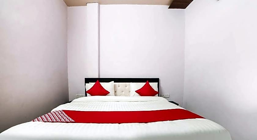 OYO 70893 KL Khari Inn