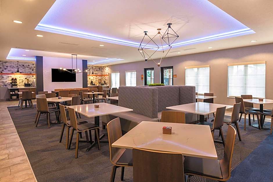 La Quinta Inn & Suites by Wyndham Las Vegas Airport South