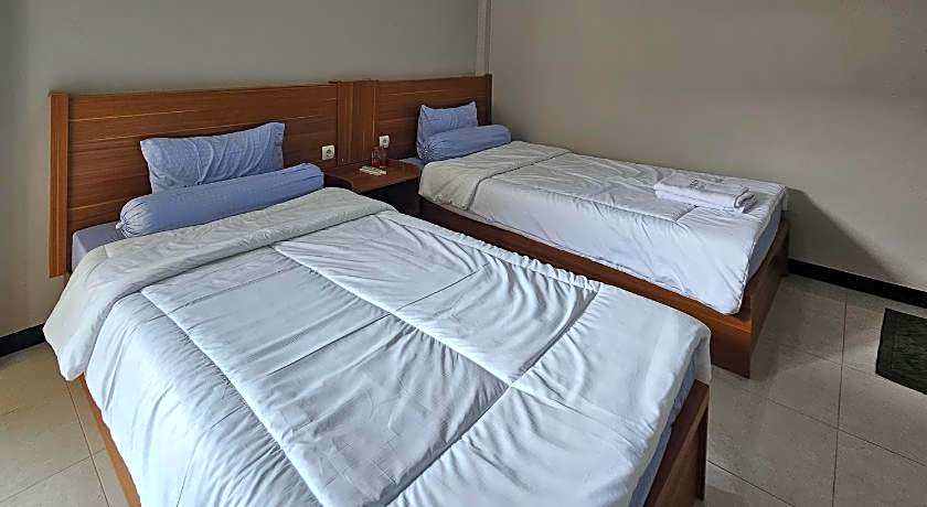 Guest House Saqeena Syariah near Blitar Park RedPartner