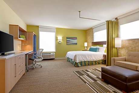 Queen Studio - Mobility Accessible