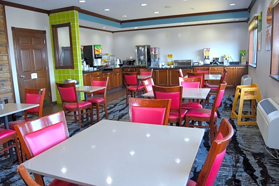 Quality Inn - Coralville