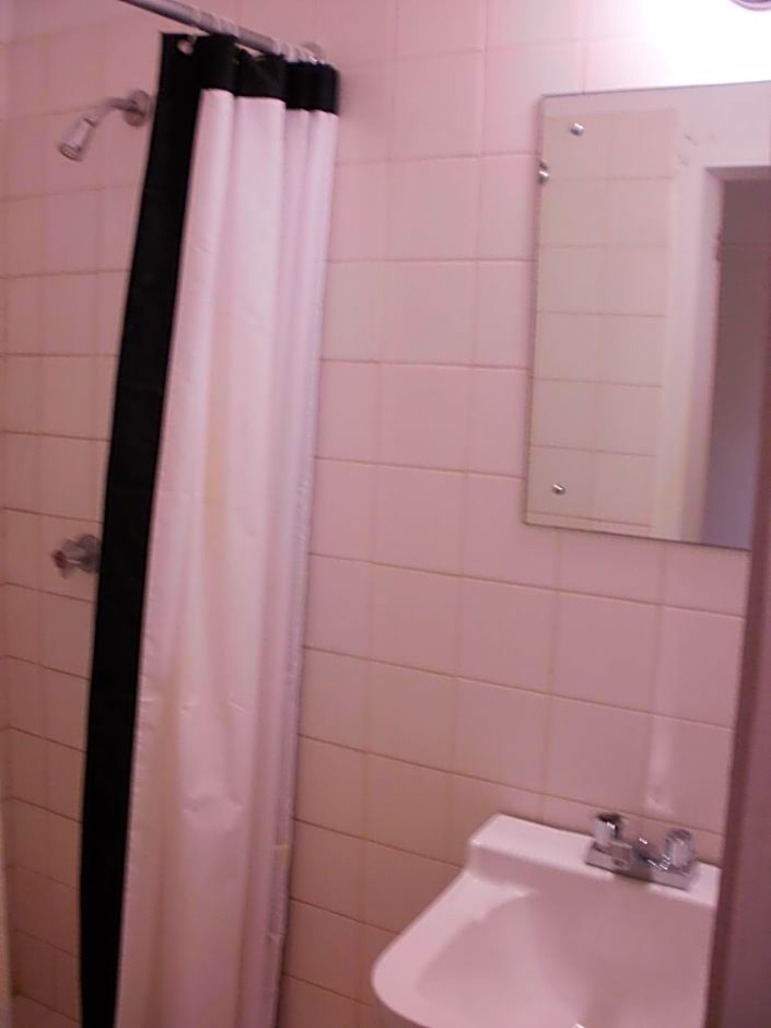 Pineapple Court Hotel