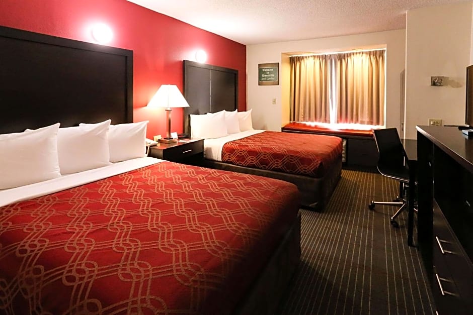 Econo Lodge Inn and Suites Greenville