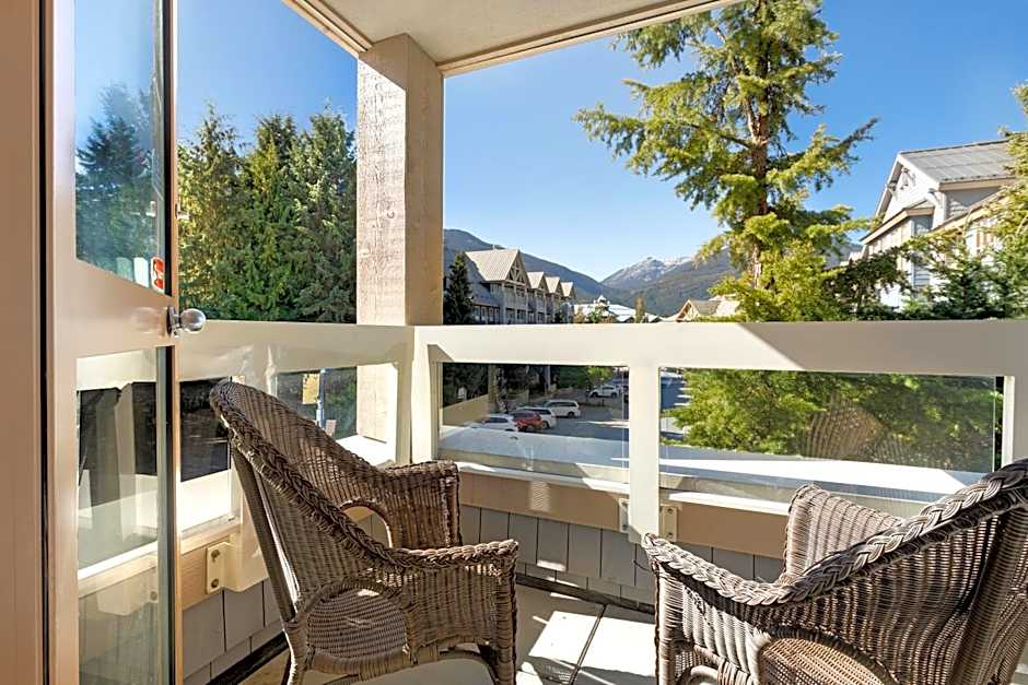 Tyndall Stone Lodge by Whiski Jack