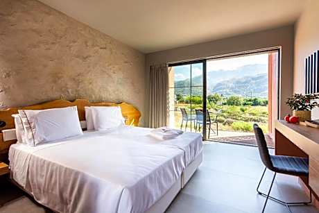 Pilot Amphora Boutique Hotel