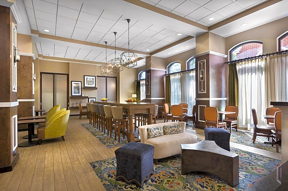 Hampton Inn Belmont at Montcross