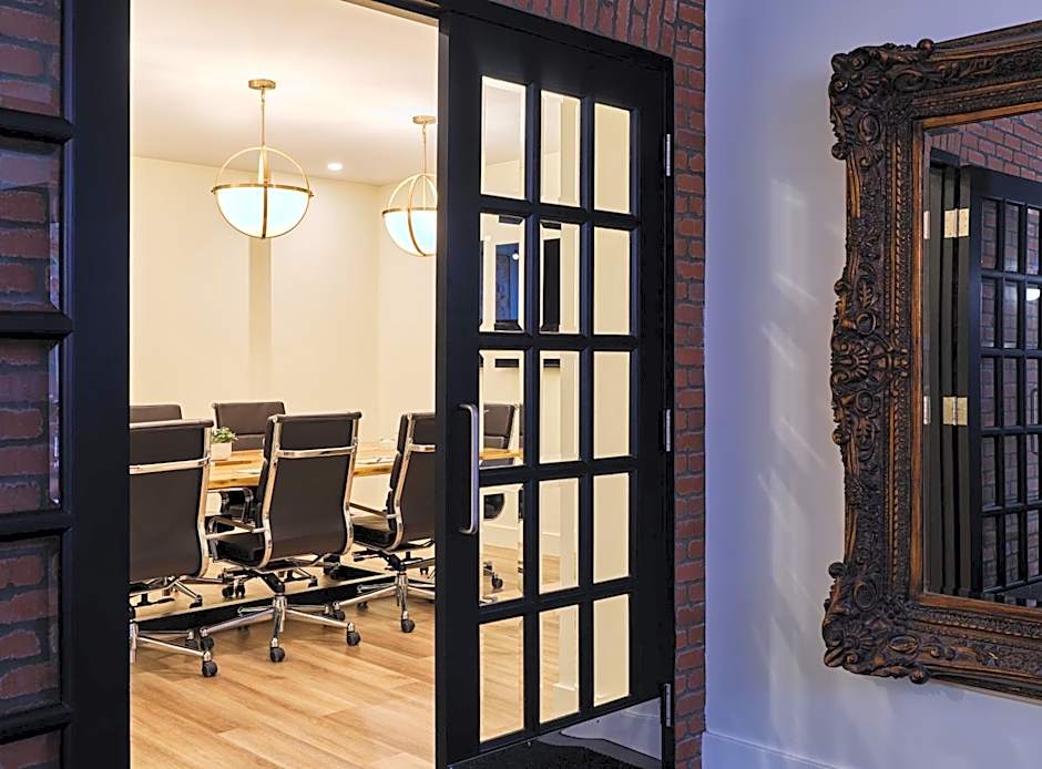 The Metcalfe by Gray Collection