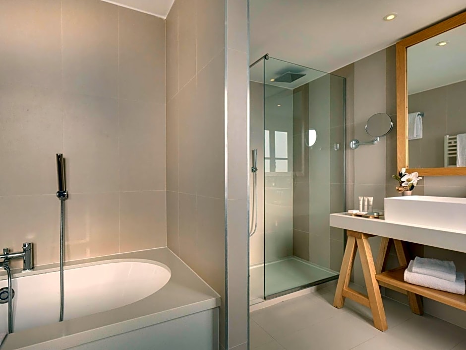 Mercure Maintenon