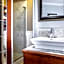 Hotel Louisbourg