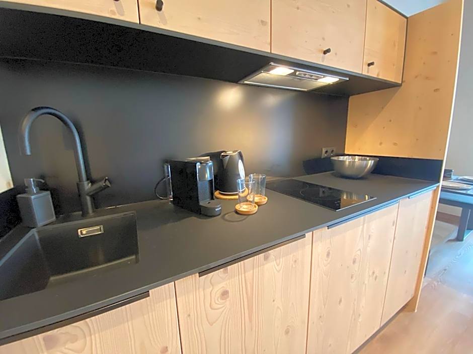 Simple Life Apartments