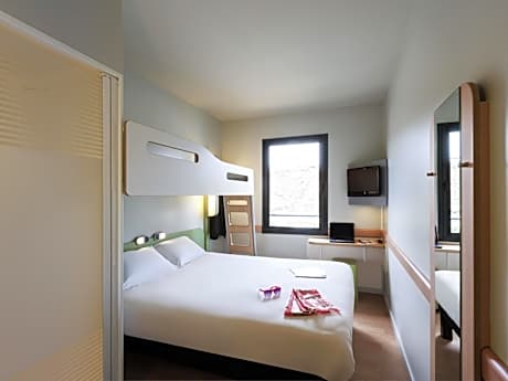 Double Room with Bunk Bed