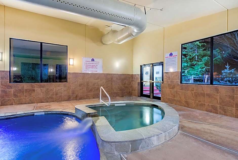 La Quinta Inn by Wyndham West Long Branch/NJ Shore Area