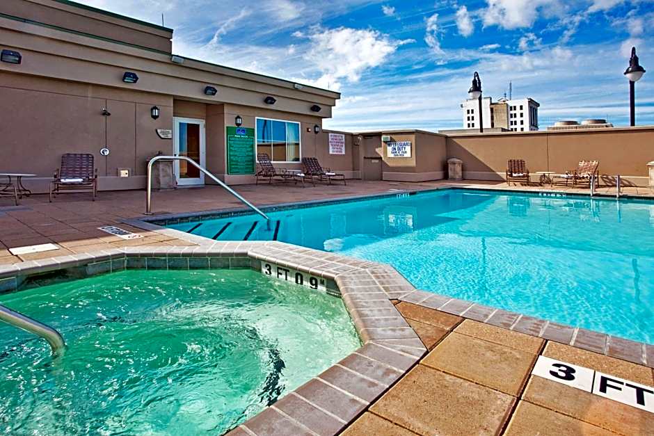 Holiday Inn Express Savannah - Historic District By IHG