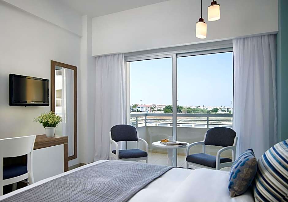 Atlantica Sea Breeze, Adults Only