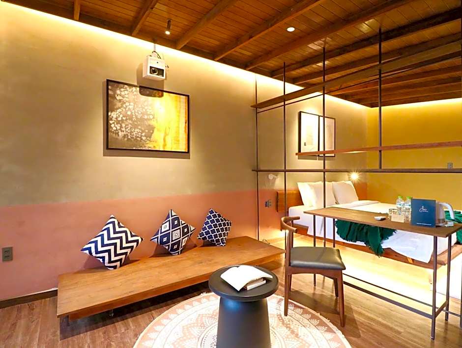 Joi Boutique Bãi Trước