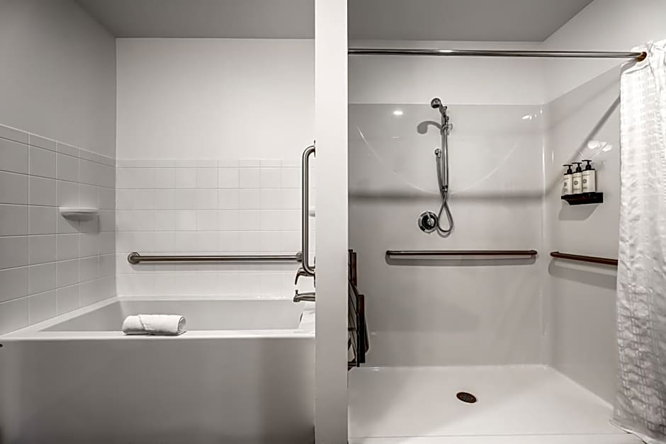 Raven Inn Whitehorse