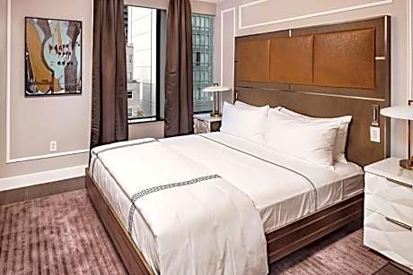 Studio Penthouse Acc Hear/Roll In Shower