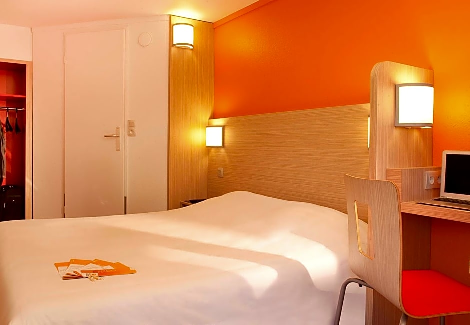 Premiere Classe Valenciennes Ouest Petite Foret Hotel