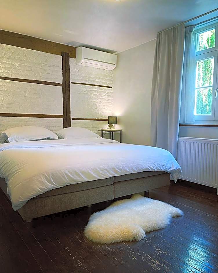 Photo 1 of 6 of Double Room