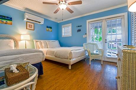 Queen Room with Twin Bed with Garden View