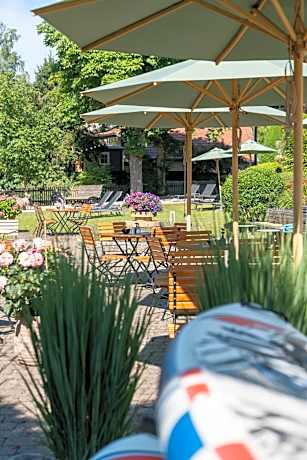 Sopherl am See - Frühstück auf der Seeterrasse, sehr ruhig und wunderschön am See, 3 Minuten nach Oberpfaffenhofen, viele Radtouren, Restaurants & Cafes in der Umgebung