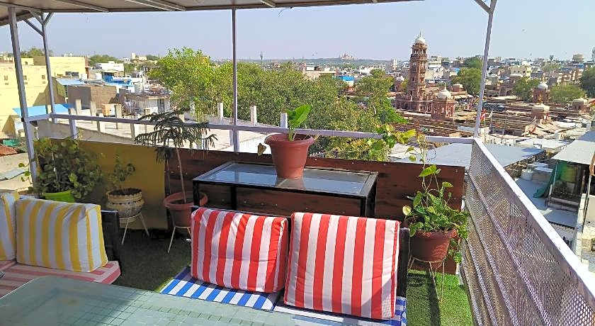 Shivam Paying Guest House