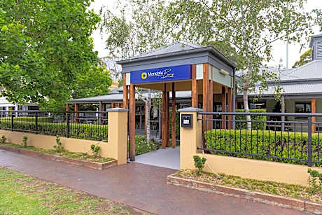 Berry Village Boutique Motel