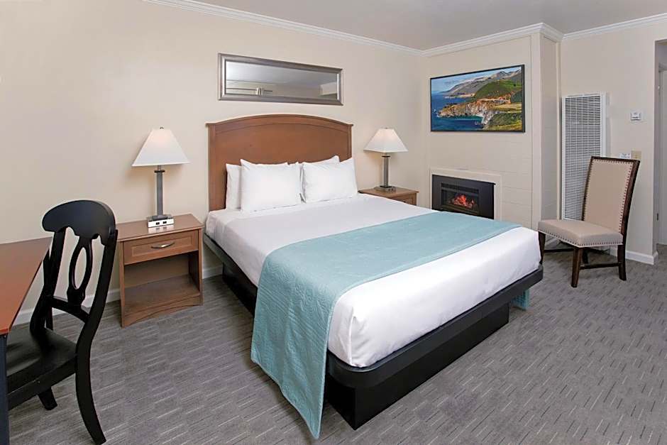 Photo 1 of 5 of 1 Queen Bed